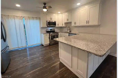 106 Sequoia Ct, Raritan Township, NJ 08822 - Photo 9