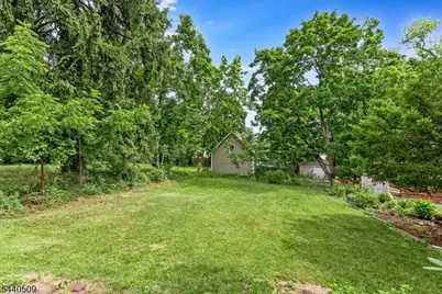 1 Locust St, Morris Township, NJ 07960 - Photo 21