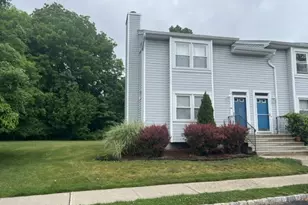 53 Village Dr, Hamburg, NJ 07419 - Photo 1