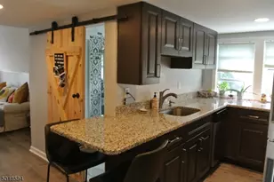 11 Delaware Pl, Bloomfield, NJ 07003 - Photo 3