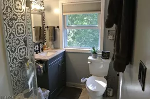 11 Delaware Pl, Bloomfield, NJ 07003 - Photo 9