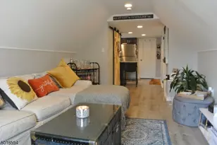 11 Delaware Pl, Bloomfield, NJ 07003 - Photo 7