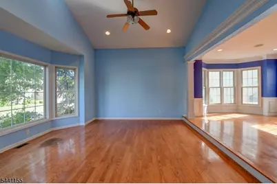16 Commanders Ct, Totowa, NJ 07512 - Photo 3