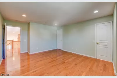 16 Commanders Ct, Totowa, NJ 07512 - Photo 33