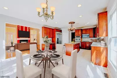 16 Commanders Ct, Totowa, NJ 07512 - Photo 13