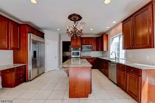16 Commanders Ct, Totowa, NJ 07512 - Photo 11