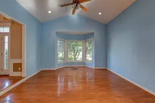 16 Commanders Ct, Totowa, NJ 07512 - Photo 5