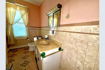 242 Filmore St, Phillipsburg, NJ 08865 - Photo 23