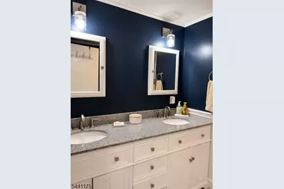 26 Mountain Rd, Roxbury Township, NJ 07852 - Photo 9