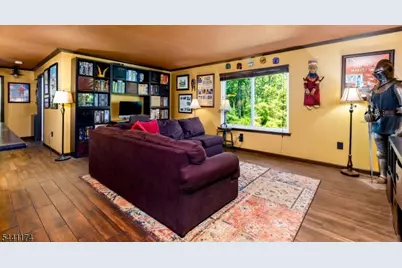 18 Steeplechase Ct, Franklin Township, NJ 08873 - Photo 3