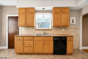 156 Valley Rd, Clifton, NJ 07013 - Photo 15