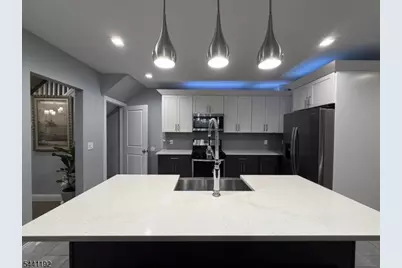 2076 Berwyn St, Union Township, NJ 07083 - Photo 7
