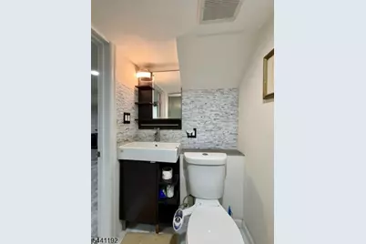 2076 Berwyn St, Union Township, NJ 07083 - Photo 31