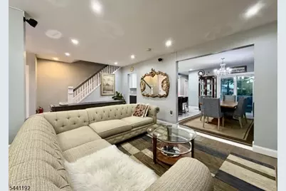 2076 Berwyn St, Union Township, NJ 07083 - Photo 27