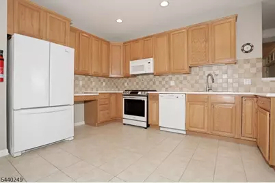 8208 Warrens Way, Wanaque, NJ 07465 - Photo 15