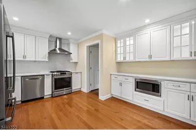11 Wordsworth Rd, Millburn, NJ 07078 - Photo 5