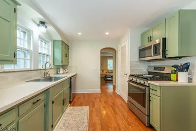 77 Forest Hill Rd, West Orange Township, NJ 07052 - Photo 9
