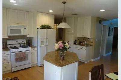 246 Fresh Ponds Rd, South Brunswick Township, NJ 08831 - Photo 21