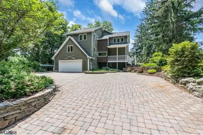 18 Oakdale Ave, Hopatcong, NJ 07821 - Photo 3