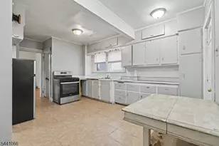 315 Itaska St, Hillside, NJ 07205 - Photo 9