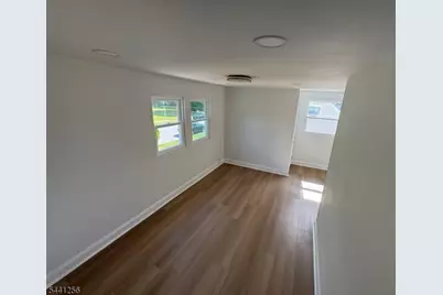 109 W Arthur Pl, Woodbridge Township, NJ 08830 - Photo 21
