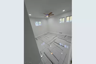 109 W Arthur Pl, Woodbridge Township, NJ 08830 - Photo 17