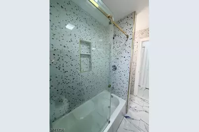 109 W Arthur Pl, Woodbridge Township, NJ 08830 - Photo 19