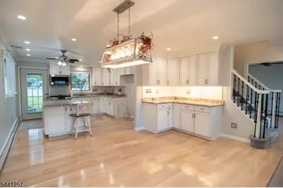 130 Loretta St, Woodbridge Township, NJ 08861 - Photo 5