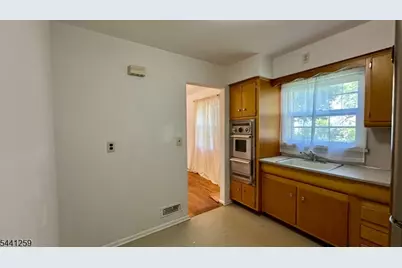 24 Valley View Rd, Hillside, NJ 07205 - Photo 15