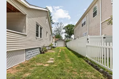 212 University Ave, Metuchen, NJ 08840 - Photo 41