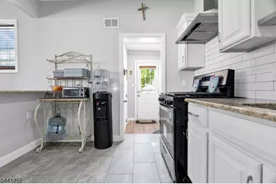 510 Burnham Rd, Elizabeth, NJ 07202 - Photo 23