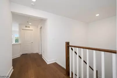21 Astoria Pl, East Hanover Township, NJ 07936 - Photo 15