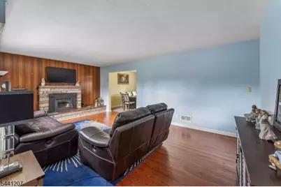 336 Darby Ln, Mountainside, NJ 07092 - Photo 5