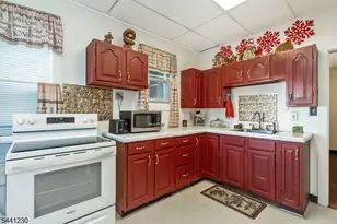 19 Railroad Ave, Phillipsburg, NJ 08865 - Photo 9