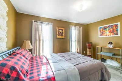 19 Railroad Ave, Phillipsburg, NJ 08865 - Photo 13