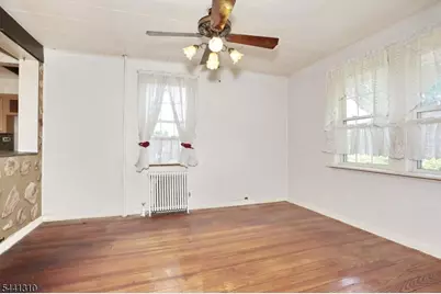49 S Franklin Ave, Bergenfield, NJ 07621 - Photo 9