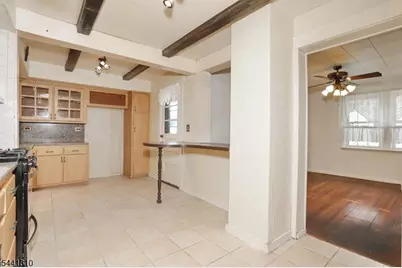 49 S Franklin Ave, Bergenfield, NJ 07621 - Photo 13