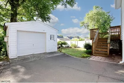49 S Franklin Ave, Bergenfield, NJ 07621 - Photo 35