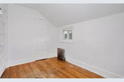 49 S Franklin Ave, Bergenfield, NJ 07621 - Photo 23