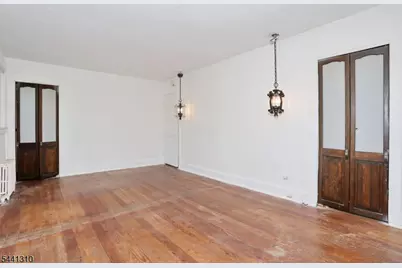 49 S Franklin Ave, Bergenfield, NJ 07621 - Photo 21