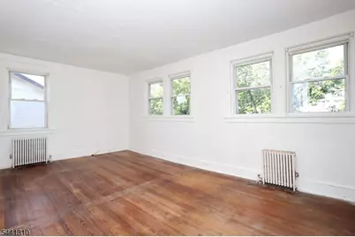49 S Franklin Ave, Bergenfield, NJ 07621 - Photo 19