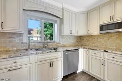 32 Bellows Ln, Montville Township, NJ 07082 - Photo 15