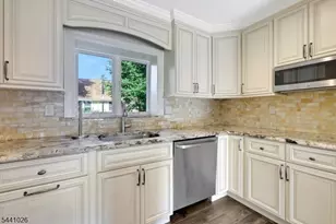 32 Bellows Ln, Montville Township, NJ 07082 - Photo 15