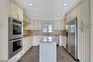 32 Bellows Ln, Montville Township, NJ 07082 - Photo 13
