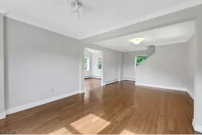 32 Bellows Ln, Montville Township, NJ 07082 - Photo 9