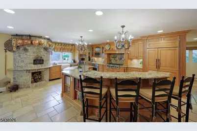 2 Estelle Pl, Cranford Township, NJ 07016 - Photo 15