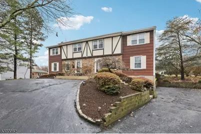 822 Pompton Ave #2, Cedar Grove, NJ 07009 - Photo 3