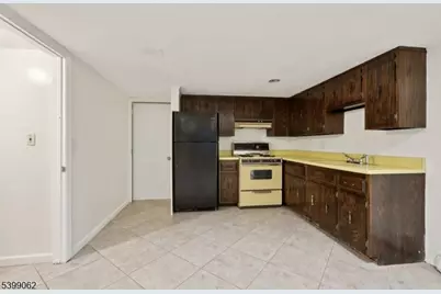 822 Pompton Ave #2, Cedar Grove, NJ 07009 - Photo 23