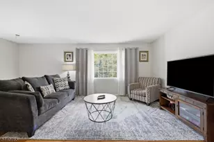 71 Clover Hill Dr, Mount Olive, NJ 07836 - Photo 5