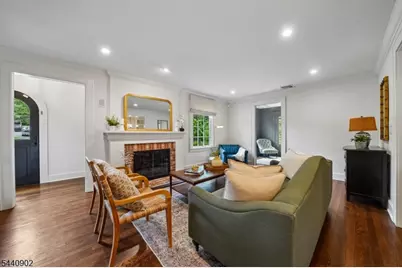27 Pine Grove Ave, Summit, NJ 07901 - Photo 7